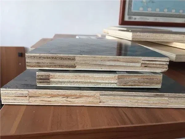 Fusta contraxapada d'encofrat de pel·lícula negra de 18 mm per a la construcció