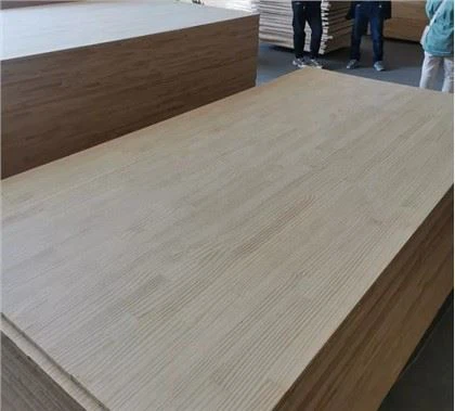 Taula de fusta contraxapada de pi