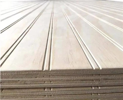 Contraxapat ranurat VUW de xapa de pi Fusta contraxapada ranurada per a decoració de construcció